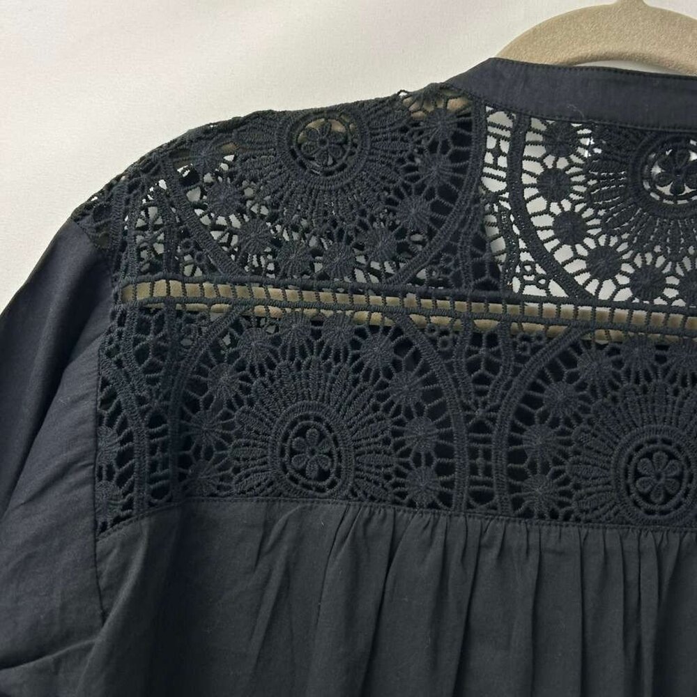 Evereve Women’s S Black Short Sleeve Crochet Back Button Up Blouse Rayon Blend - Picture 12 of 12